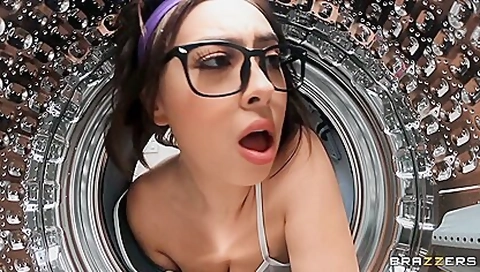 Chloe Surreal And Van Wylde - My Girls Double Is Threesome Trouble