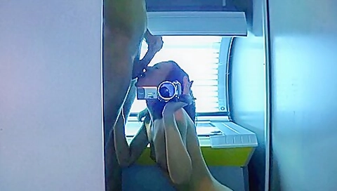 Sex lovers cum in the solarium