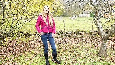 Jessie, 35, farmer in Dole (39)!